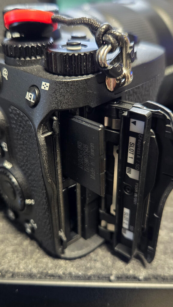 SONY α7IV ILCE-7M4 2026年 最新 本体ソフトウェア アップデート データダウンロード前にSDメモリーカードを入れましょう