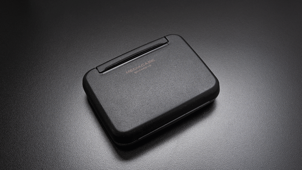 HAKUBA ポータブルメディアケース 8枚収納 DMC-20WSDBK 外観