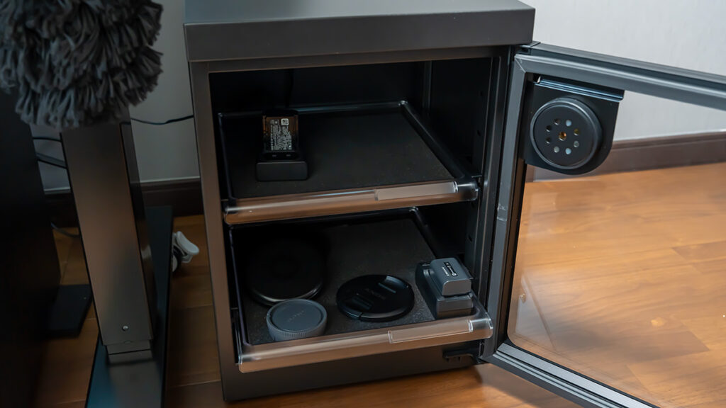 RE:CLEAN 防湿庫 30L 内部画像