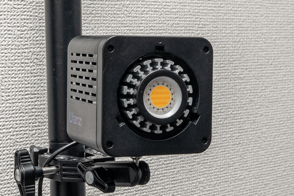 Ulanzi ウランジ ポータブルビデオライト L024 LED素子と冷却ファン