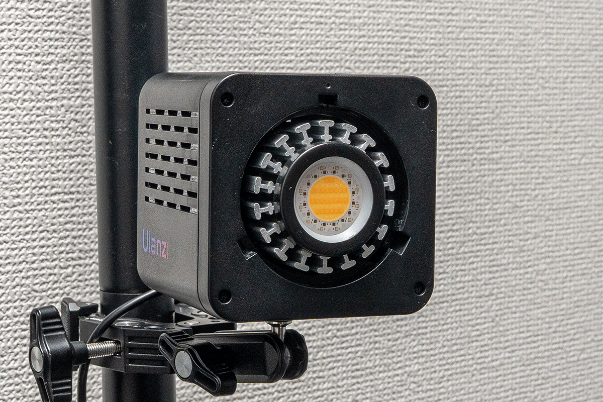 Ulanzi ウランジ ポータブルビデオライト L024 LED素子と冷却ファン