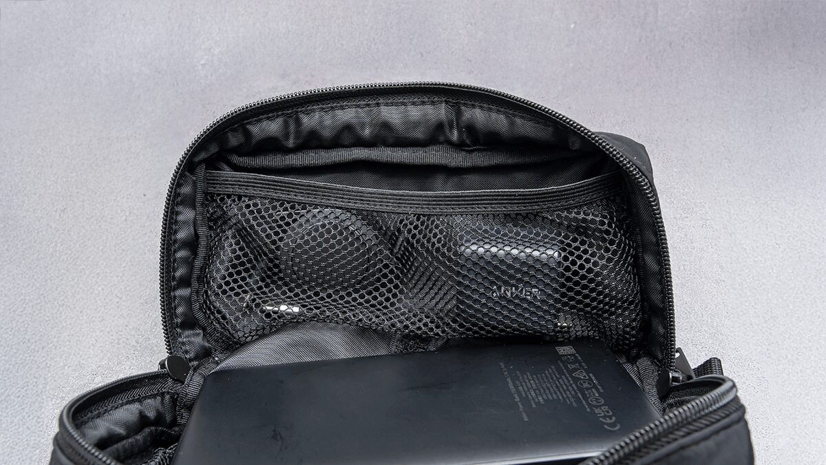 無印良品ガジェットポーチ サイドポケットの収納