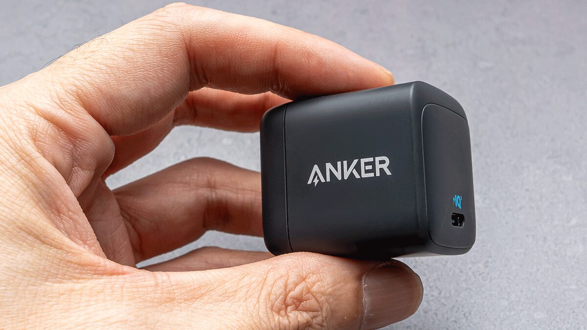 ANKER 313 charger 大きさ 手で持った感じ