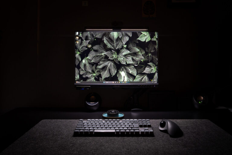 【ASUS ProArt PA248QV レビュー】 モニターが全クリエイターにおススメな理由。3万円以下で手に入る“正確な色”の衝撃。