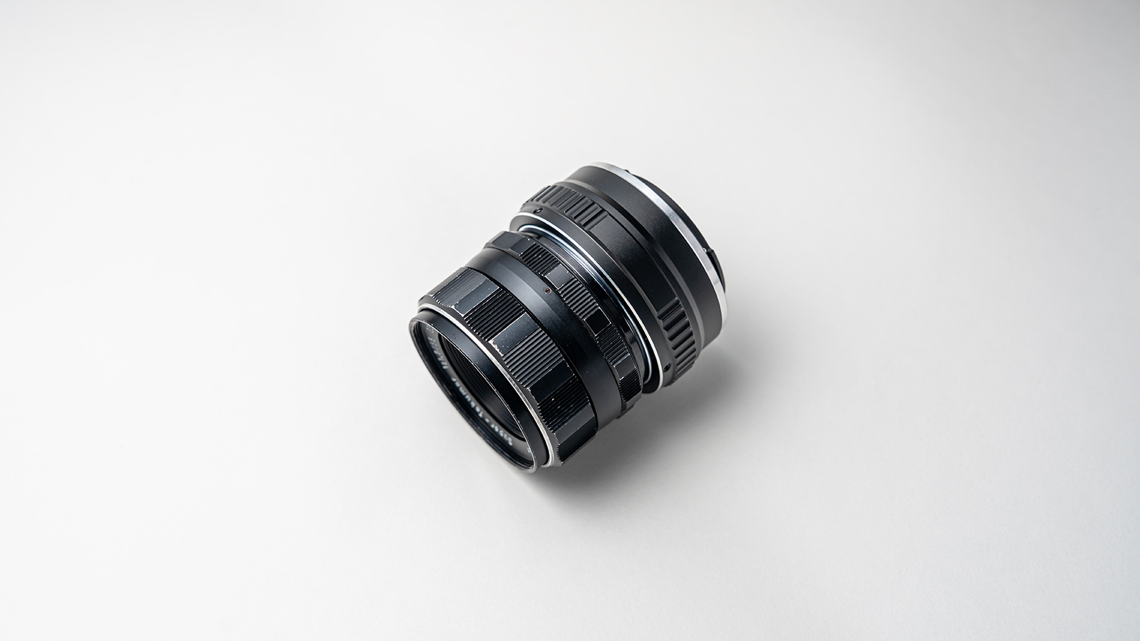 ASAHI PENTAX Super Takumar 55mm F1.8 オールドレンズをsony a7IVに付けるためにほしいK&F conceptのレンズアダプター 取付後