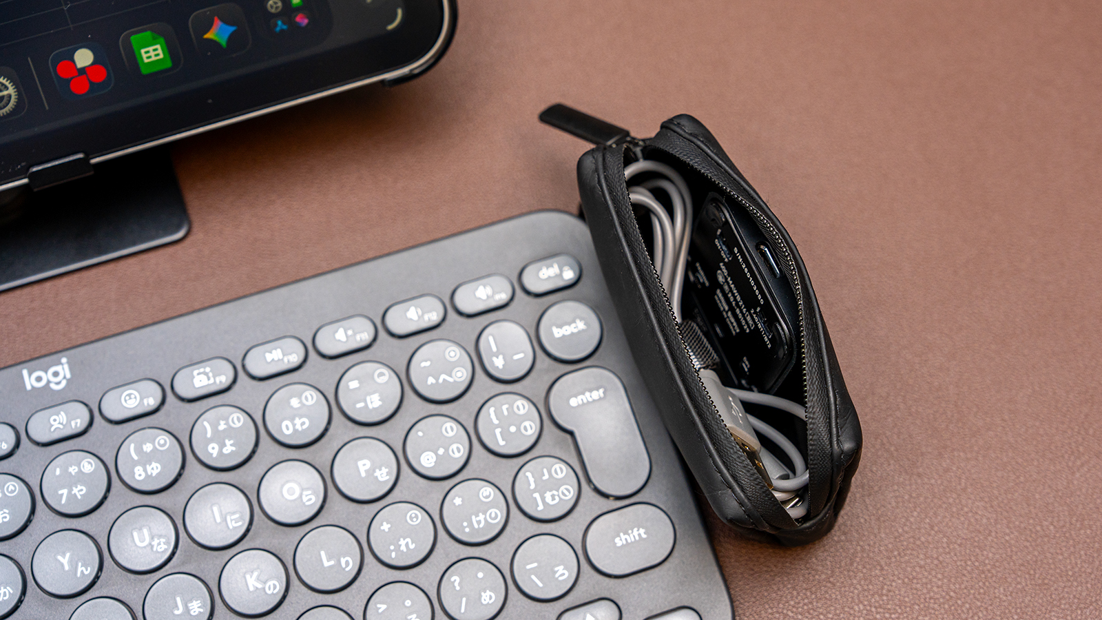 サンワダイレクト 超小型マウス 400-MAWB216BK ミニポーチへの収納イメージ