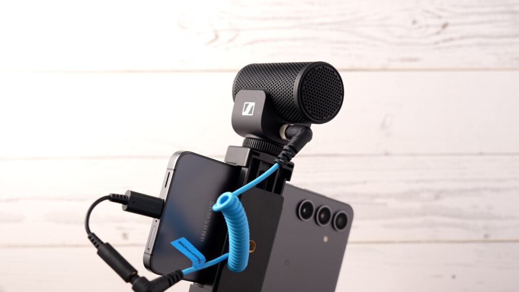 SENNHEISER ゼンハイザー MKE200 スマホホルダーのコールドシューへの取付イメージ