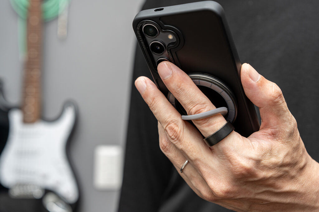 AULUMU G09 Ghost スマホリングスタンド シリコンリング使用