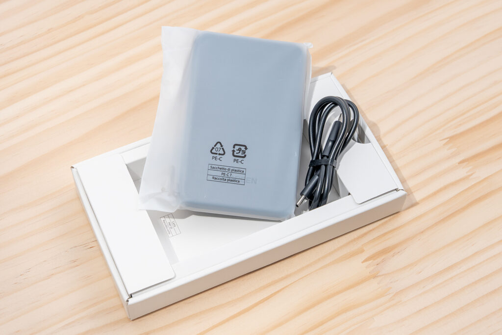 UGREEN 20W Two-way Fast Charging Power Bank モバイルバッテリー 開封画像