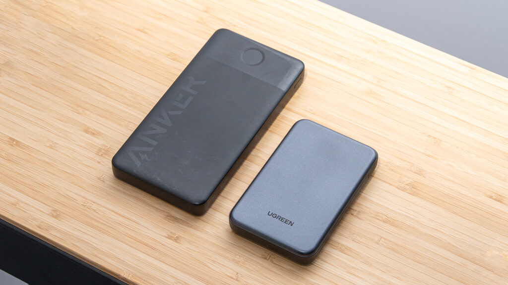 UGREEN 20W Two-way Fast Charging Power Bank モバイルバッテリー 昔のanker製品との比較