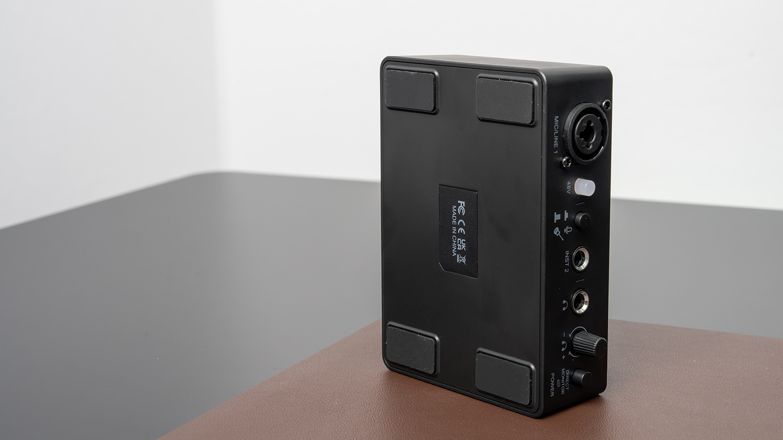 FIFINE SC1 オーディオインターフェース 底面