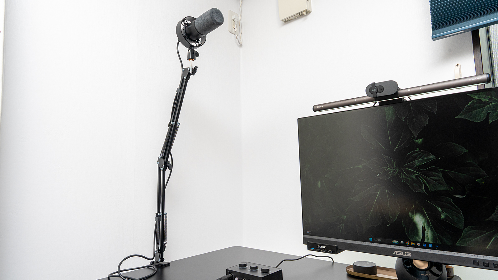 FIFINE K688CT ダイナミックマイク ブームアームを伸ばした画像