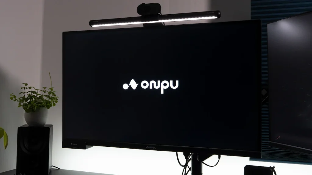 onpuプレミアムビューモニター起動時のonpuロゴ