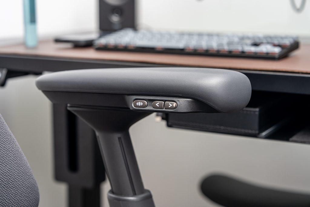 LiberNovo Omni Gen ランバーサポートのスイッチボタン