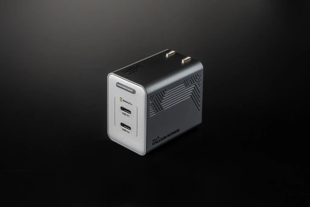 PHYSCE C145US(45W GaN充電器)製品撮影画像 ななめから