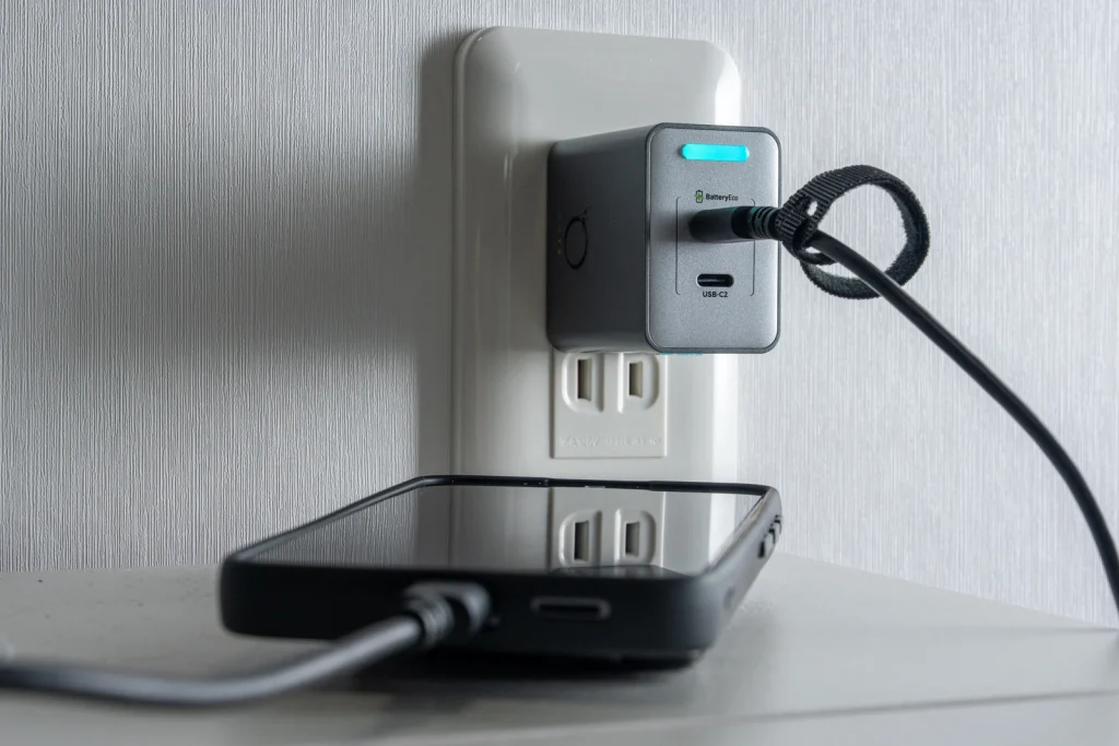 PHYSCE C145US(45W GaN充電器)製品撮影画像 スマホのみ充電